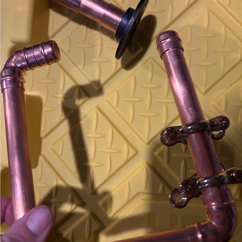 Copper towel rack and toilet roll holder - Picture 3 of 6